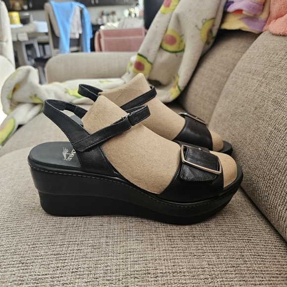 Dansko Sandals - Picture 4 of 7